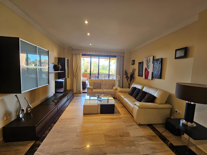 Foto e18b0404-7abd-4b80-83f9-0bbc8078ab12. Apartamento  en planta media en venta en nueva milla de oro en Estepona