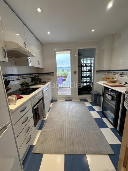 Foto 5b110a22-ddb3-48af-8ea5-5d1b1ce372d1. Apartamento  en última planta en venta en Estepona