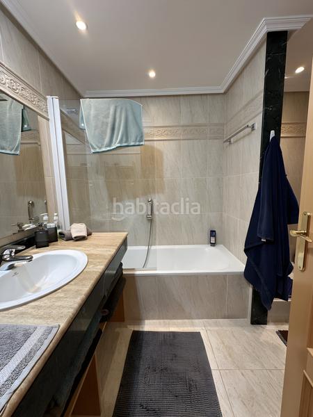 Foto 6f48998e-a759-4d34-86c9-574bdb0a8488. Apartamento  en última planta en venta en Estepona