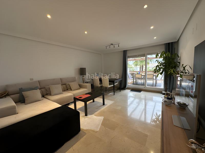 Foto abfe4504-3a9c-481a-97d3-079c0ff7ddfc. Apartamento  en última planta en venta en Estepona