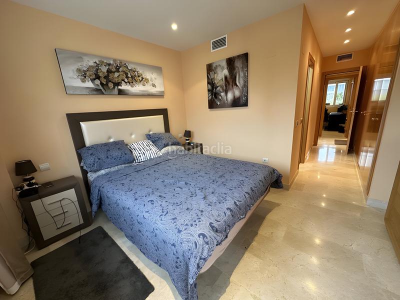 Foto ae765de4-fe6d-4762-b9b4-2e14c72d7211. Apartamento  en última planta en venta en Estepona