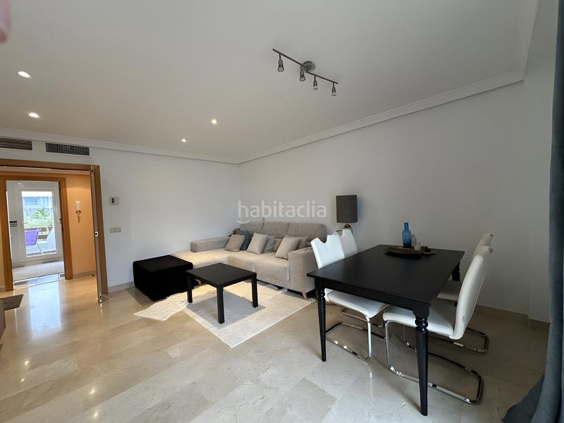 Foto cc809f7d-e850-4582-803e-989d37e71445. Apartamento  en última planta en venta en Estepona
