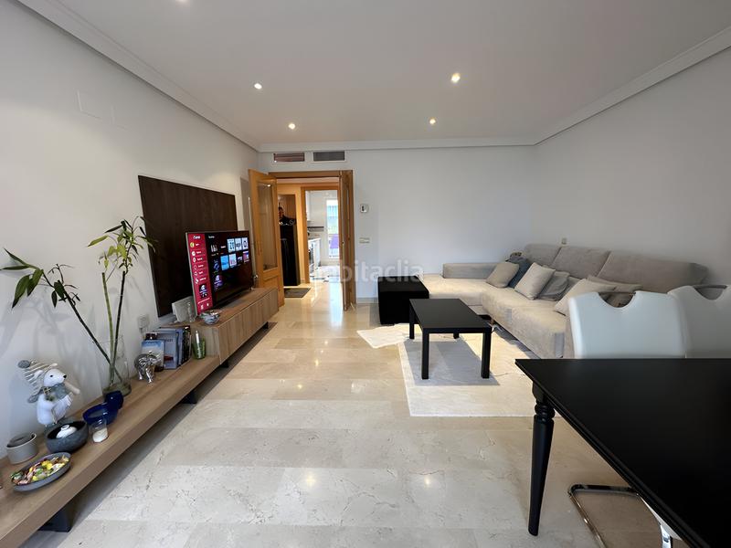 Foto d4202bfa-fe09-4976-a62d-d6392360253c. Apartamento  en última planta en venta en Estepona