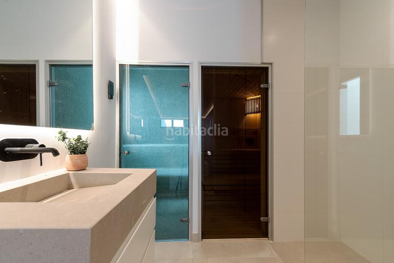 Foto 2e21a54b-5292-4fbd-98d9-ff2e482d5218. Casa amb aparcament piscina a Puente Romano Marbella