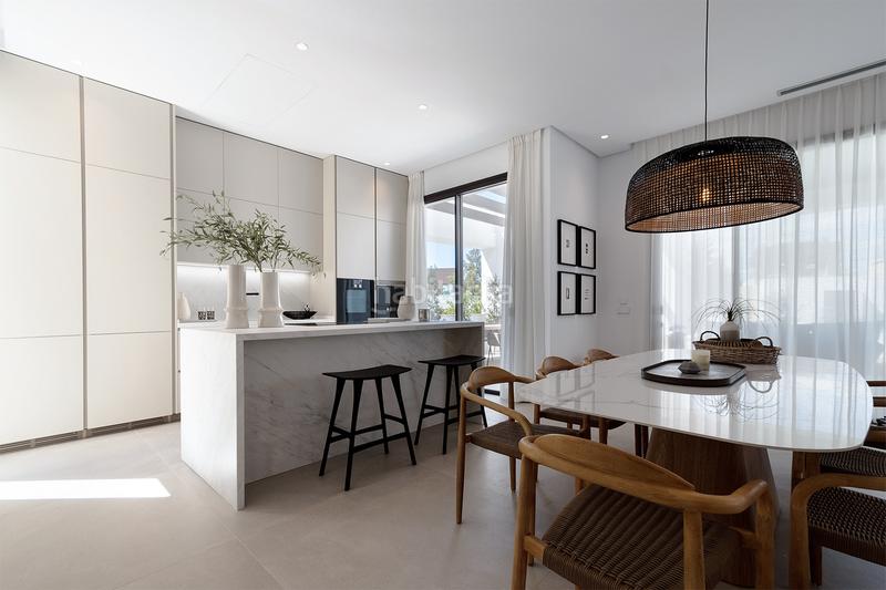 Foto 06932837-ad98-4315-ac69-27fadfc5e72c. House with parking pool in Puente Romano Marbella