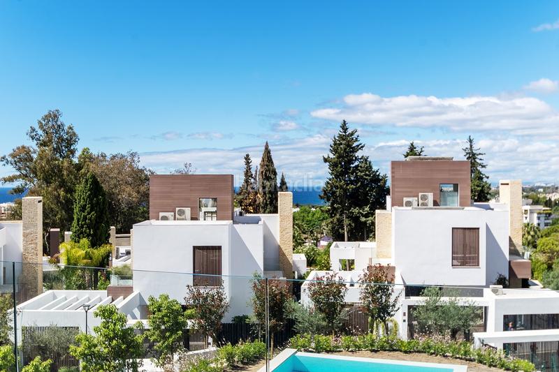 Foto 6bf9ee20-b613-4cd3-b6c9-3536299548f6. House with parking pool in Puente Romano Marbella