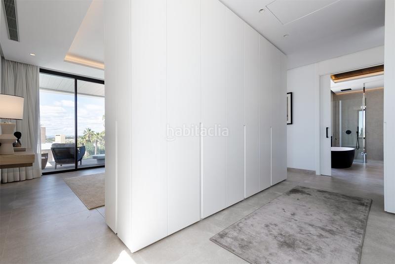 Foto cab736fb-d298-4efd-ba5d-110699dce78e. House with parking pool in Puente Romano Marbella