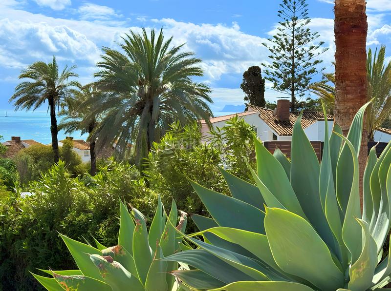 Foto a31f16cb-98a1-4ff6-9264-c8852acec893. Casa pareada  en venta en Centro Estepona