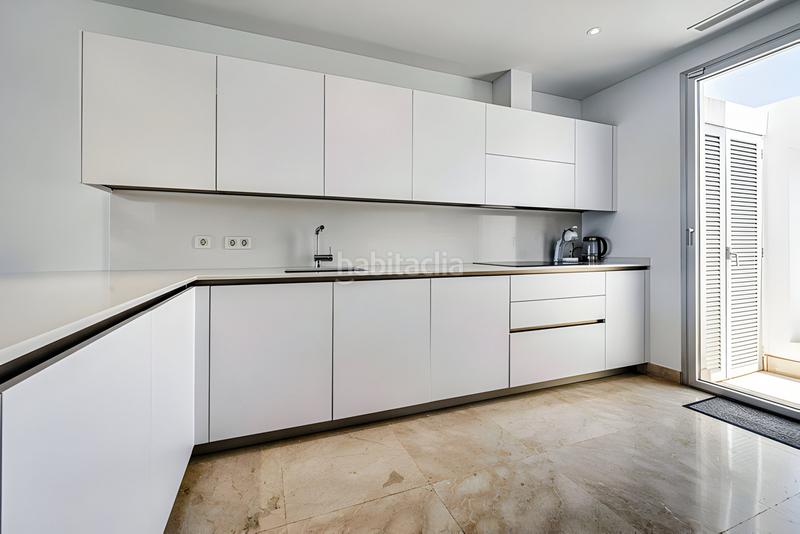 Foto 387cc63f-90e9-41ee-a656-a4aa16fcb371. Casa pareada  en venta en Río Real en Marbella