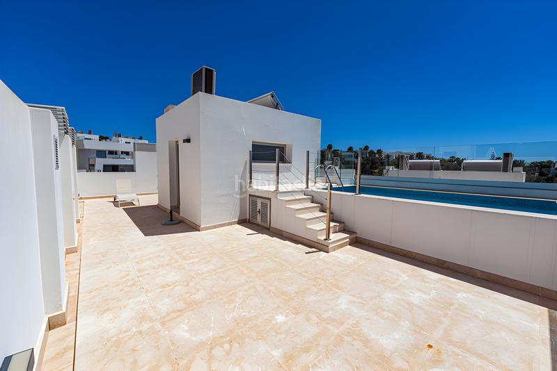 Foto 845a803d-2ae2-42e7-ab62-7f9b09d97bf9. Casa pareada  en venta en Río Real en Marbella