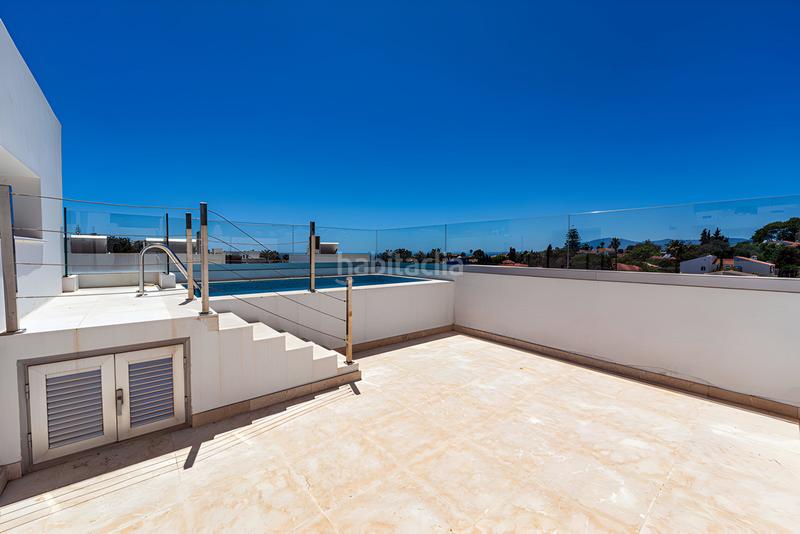 Foto a95461b4-6c2d-43ed-b5fb-ac0d8f406a73. Casa pareada  en venta en Río Real en Marbella