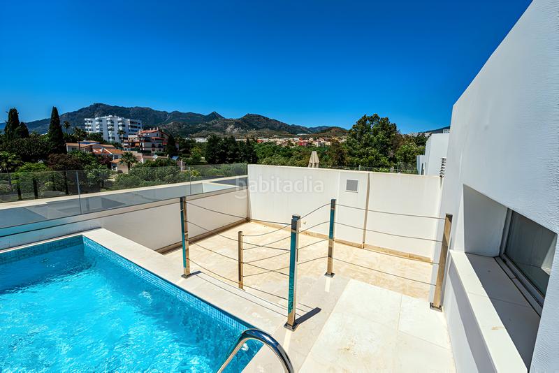 Foto dc7d856f-0586-42db-9262-d1907b44a2ba. Casa pareada  en venta en Río Real en Marbella