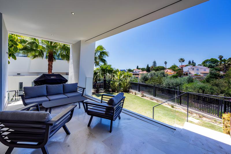 Foto fbb933e5-8636-4600-b2a2-30ef89ae988a. Casa pareada  en venta en Río Real en Marbella