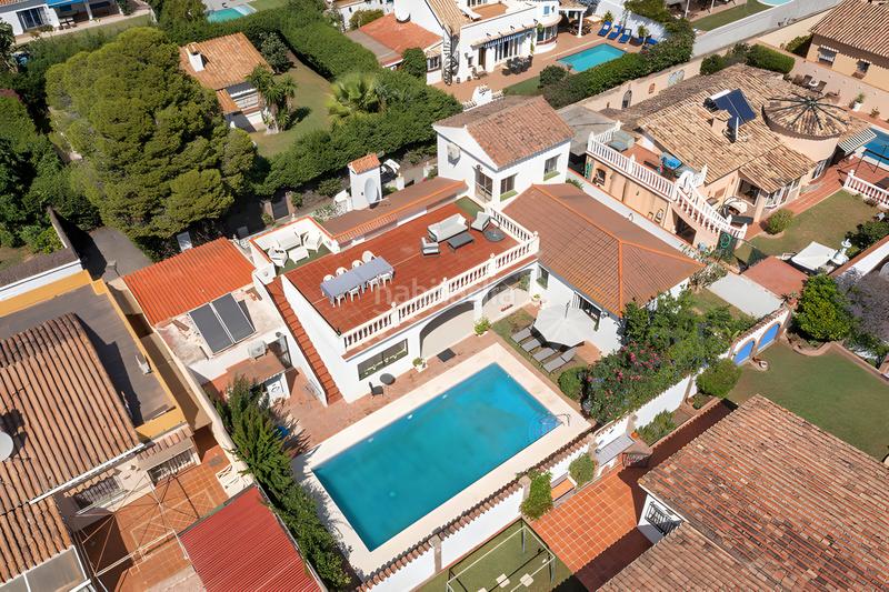 Foto b632ed2a-3cde-44c6-92b0-6b0b2731e26d. Casa villa independiente en venta en new golden mile en Estepona