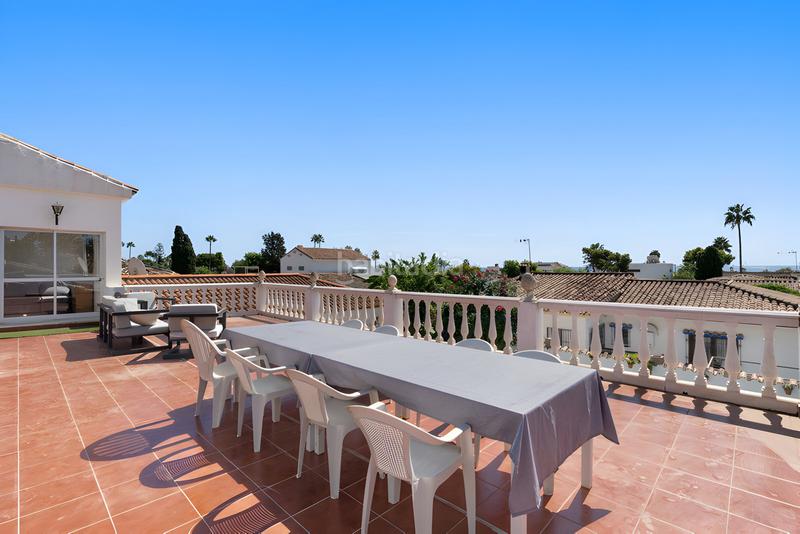 Foto ddc08843-8714-4b20-8030-4503f6ab6fc6. Casa villa independiente en venta en new golden mile en Estepona