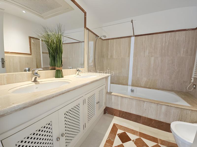 Foto 036954a6-9dd7-4939-832e-f12f1c7e1d35. Casa a schiera con parcheggio piscina in Paraiso - Barronal Estepona