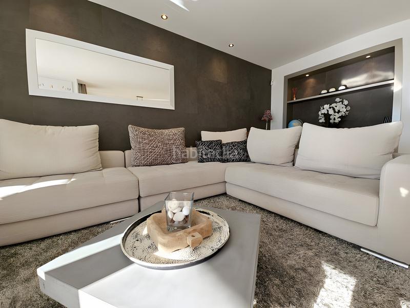 Foto 09afcbbb-92c6-4c6e-980b-35ae41b45026. Casa a schiera con parcheggio piscina in Paraiso - Barronal Estepona