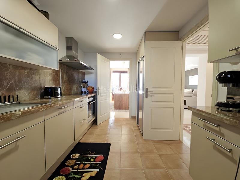 Foto f21021aa-42c1-4e65-b5b9-529c6e8715f9. Casa a schiera con parcheggio piscina in Paraiso - Barronal Estepona