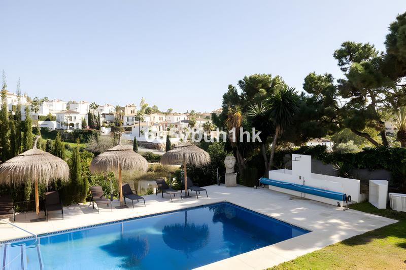 Foto 872dde8a-91ae-4d0f-bde9-585d50af83a2. Casa villa independiente en venta en la nueva milla de oro en Estepona
