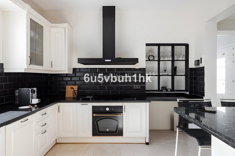 Foto db31509f-65e4-4a41-a29d-5c55a6ac3798. Casa villa independiente en venta en la nueva milla de oro en Estepona