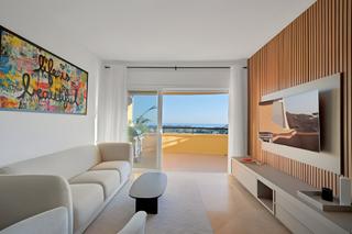 Apartament a Elviria. Apartamento en planta media en venta en elviria
