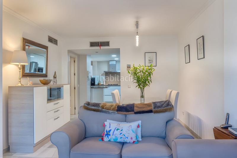Foto 08a2e7e4-3d98-4254-aa92-01e0e4f57d19. Apartamento  en planta media en venta en Marbella