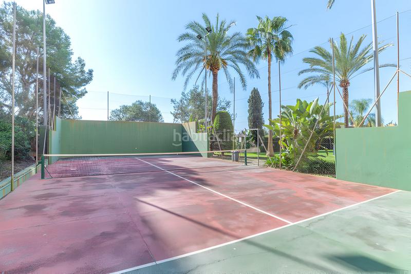 Foto 2113335b-f1a1-4748-b710-b90d861676f3. Apartamento  en planta media en venta en Marbella