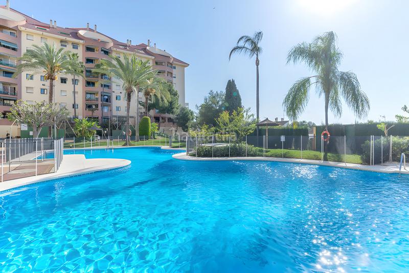 Foto 4846e64d-e295-44cc-8722-0cc8e59c9de9. Apartamento  en planta media en venta en Marbella