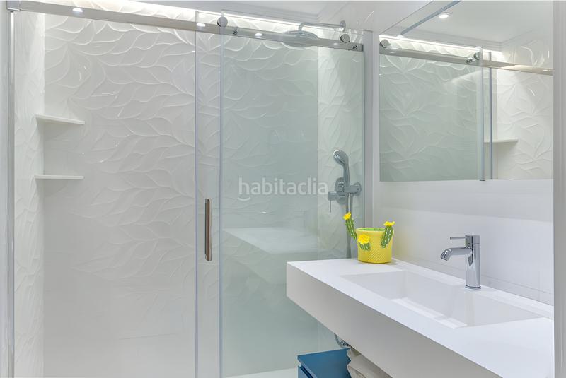 Foto 5a2fa7fc-4573-4855-b308-589bbffd67ff. Apartamento  en planta media en venta en Marbella