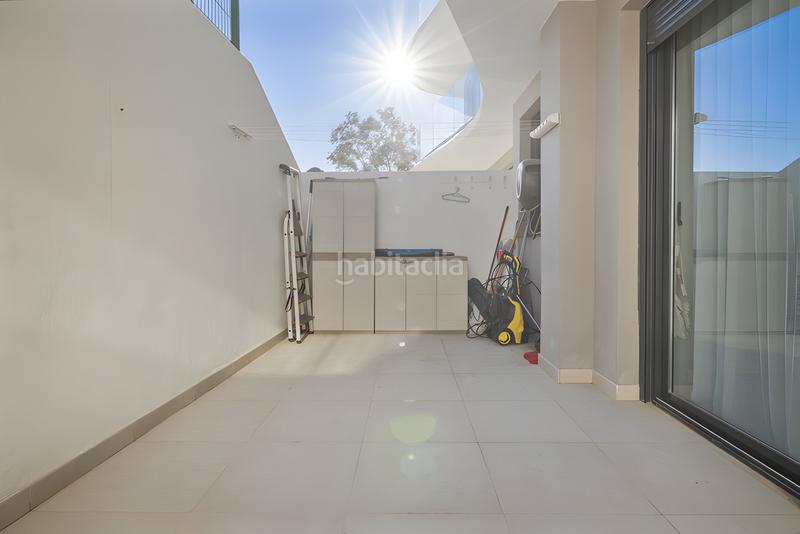 Foto 6c25ddaa-e3a9-4d8f-ba02-7d6e878d5799. Planta baja apartamento en planta baja en venta en Montemar en Torremolinos