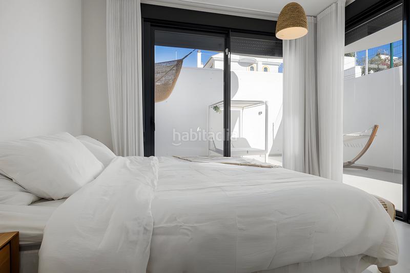 Foto d8059886-7196-413a-a0df-ca960d18881c. Planta baja apartamento en planta baja en venta en Montemar en Torremolinos