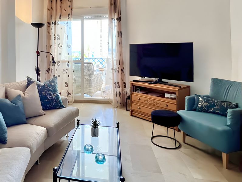 Foto 11049e42-a52a-4ca4-8c37-65576e9073a9. Apartament amb aparcament piscina a Centro Estepona