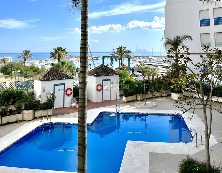 Foto c1e4144d-4b8e-4b9f-b950-564dd94b0b82. Apartament amb aparcament piscina a Centro Estepona
