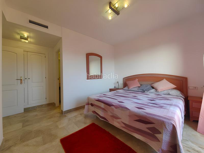 Foto 23484131-4477-450c-847e-e3ae9ce716b2. Dachwohnung mit parking pool in Centro Estepona