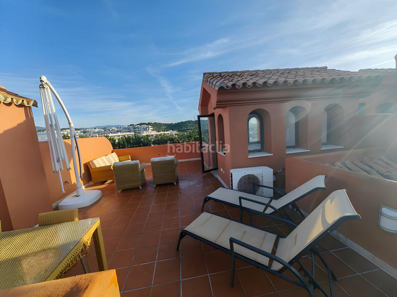 Foto 4a668fa3-fee5-47e2-a4a3-10c11d2832e7. Dachwohnung mit parking pool in Centro Estepona
