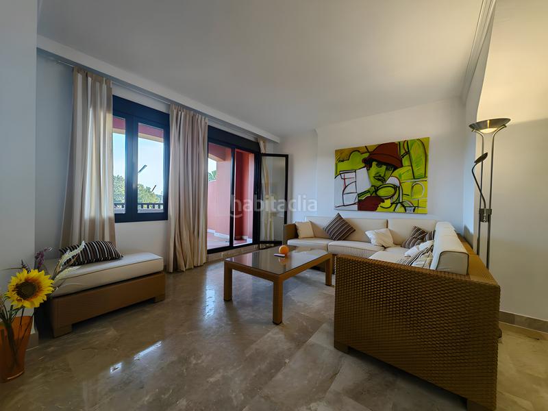 Foto 5d5c2674-0057-4301-b4a7-8f354c99759a. Dachwohnung mit parking pool in Centro Estepona