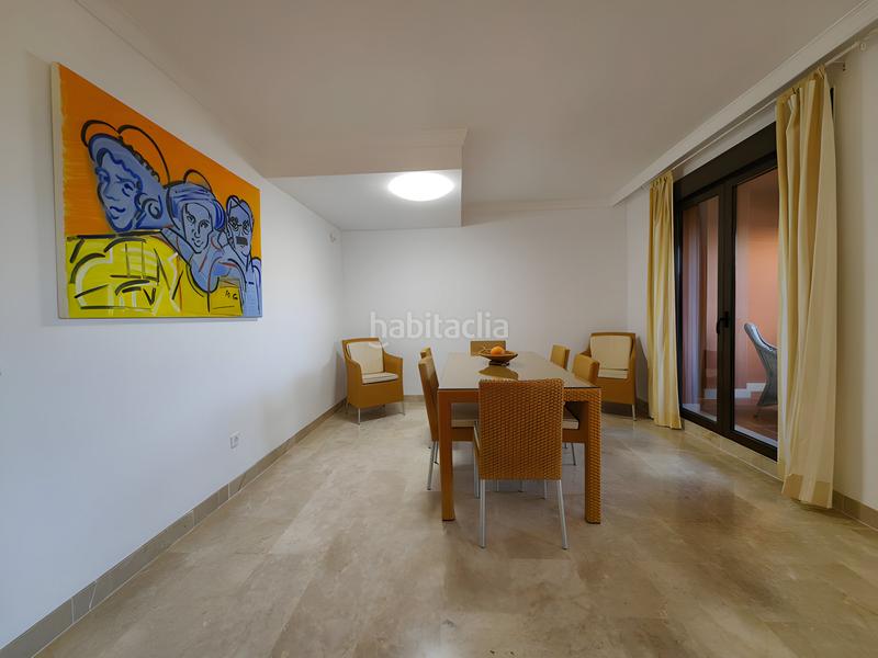 Foto 80120e0e-cc34-47ac-ad01-b92a16281021. Dachwohnung mit parking pool in Centro Estepona