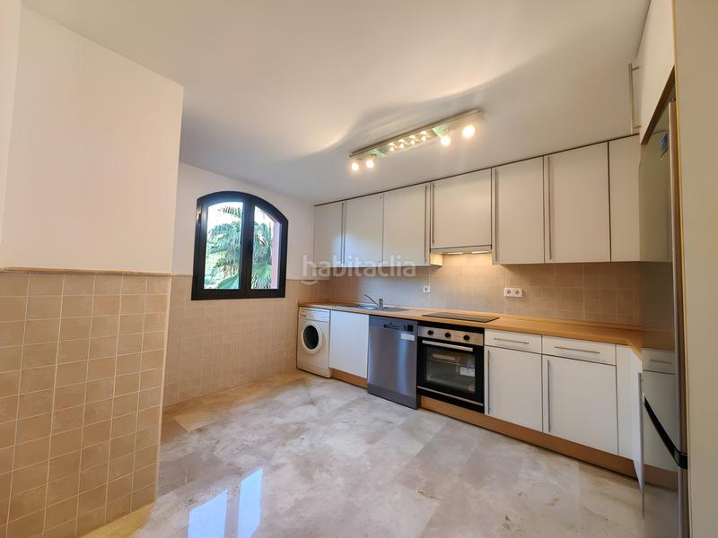 Foto dd1865d1-7e21-4a3a-b3be-680b1ee50490. Dachwohnung mit parking pool in Centro Estepona