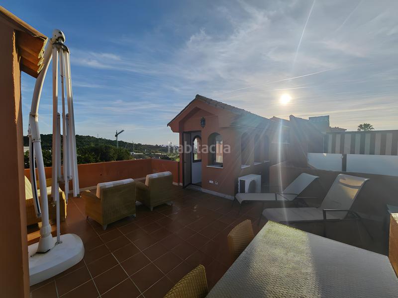 Foto e528ec12-a086-4b8d-9a80-42ddebddcfb2. Dachwohnung mit parking pool in Centro Estepona