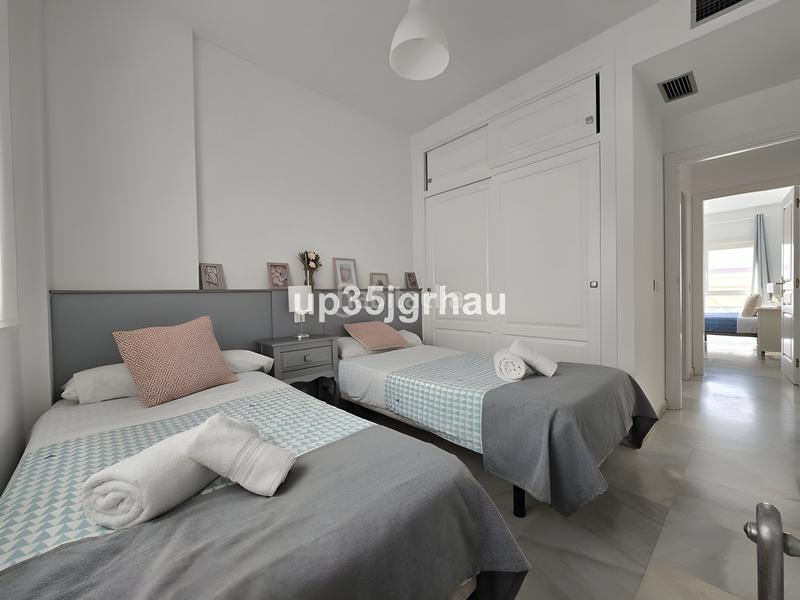 Foto 0343ebe6-14cc-4a12-8077-018bcb150e36. Apartamento  en planta media en venta en Estepona
