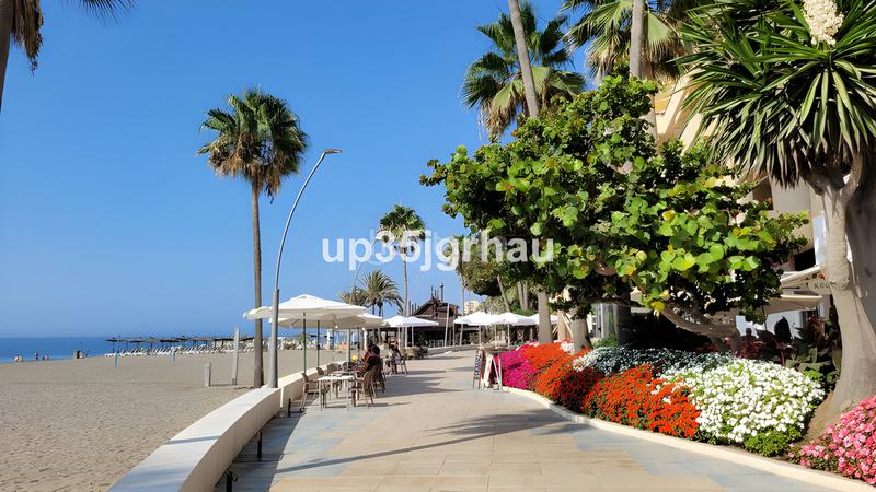 Foto 0ad4576e-a7d6-49e4-bf84-281112e2de10. Apartamento  en planta media en venta en Estepona