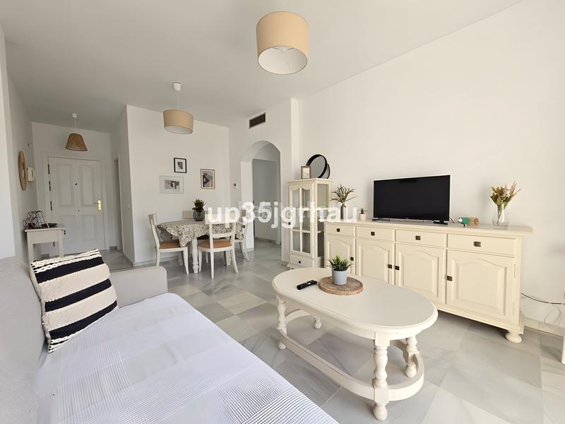 Foto 1df0cd9a-cacc-4966-9a8d-9d9e7930c941. Apartamento  en planta media en venta en Estepona