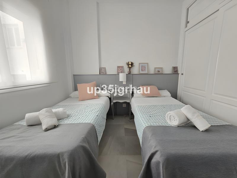 Foto 1ea25b3f-f807-4ade-b75c-4d3a7b65cb06. Apartamento  en planta media en venta en Estepona