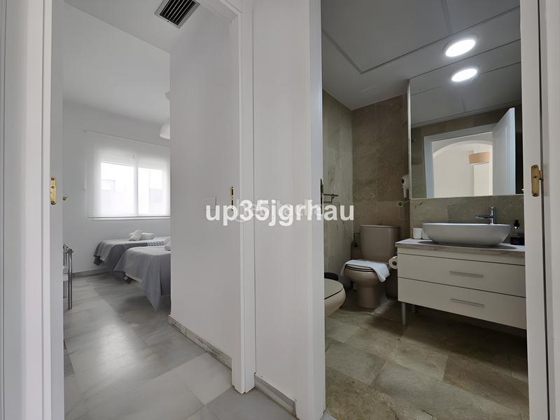 Foto bf7647e4-c135-4da7-a441-1b86709087a6. Apartamento  en planta media en venta en Estepona