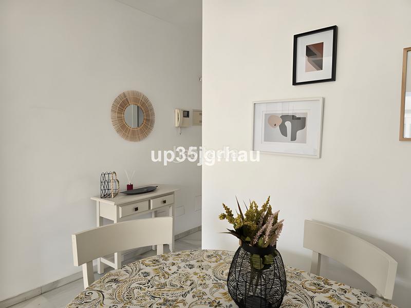 Foto c2f6e909-291a-449d-8fcf-7998f15e46a7. Apartamento  en planta media en venta en Estepona