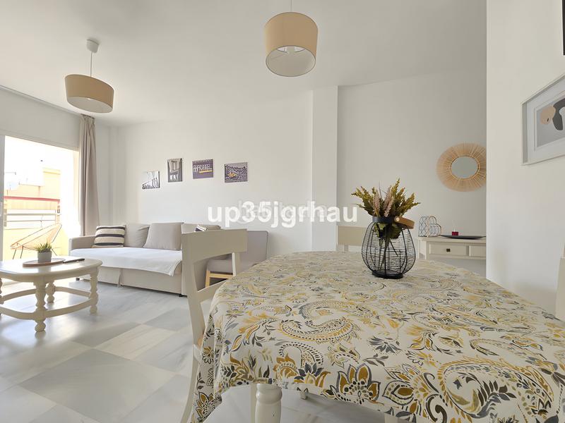 Foto e0c8de16-1701-4f42-a020-ce7da5fdc86d. Apartamento  en planta media en venta en Estepona