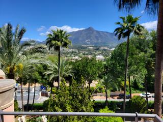 Appartement à Nueva Andalucía. Apartamento en planta media en venta en nueva andalucía