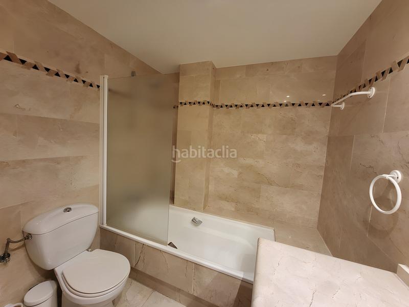 Foto c6a8ca12-ae9d-4d12-b4e6-e97bd1174c80. Appartement mit parking pool in Nueva Andalucía Almería