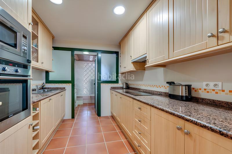 Foto c308c4b1-403a-4b6d-9392-bd96e69f5a4c. Ático  dúplex en venta en Centro Estepona
