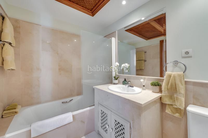 Foto da62937a-c055-41e8-b1e8-43c7bbee7703. Ático  dúplex en venta en Centro Estepona